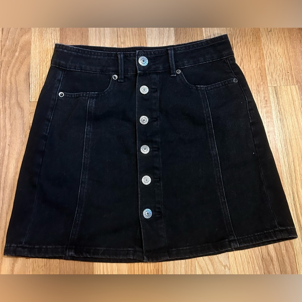 American Eagle black jean skirt!